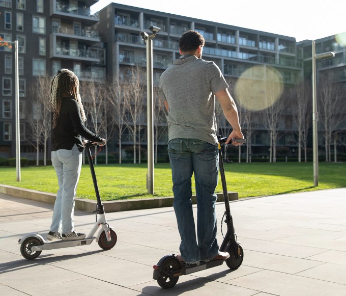 How To Steer and Manoeuvre with Your New EKick Scooter
